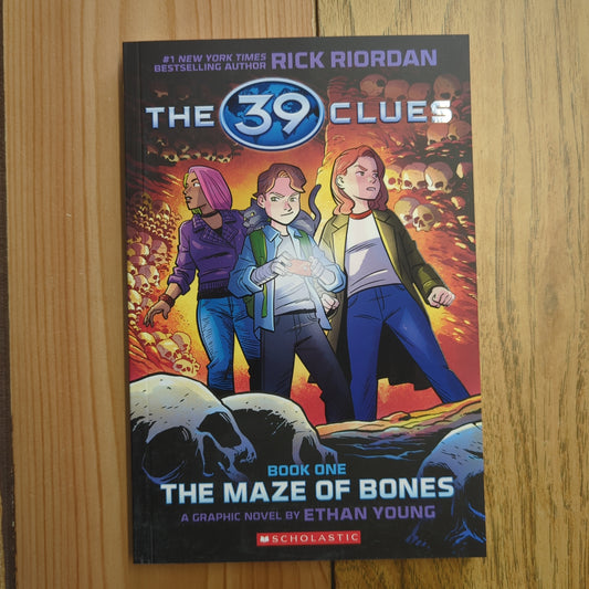 39 Clues Graphic Novel #1: The Maze of Bones