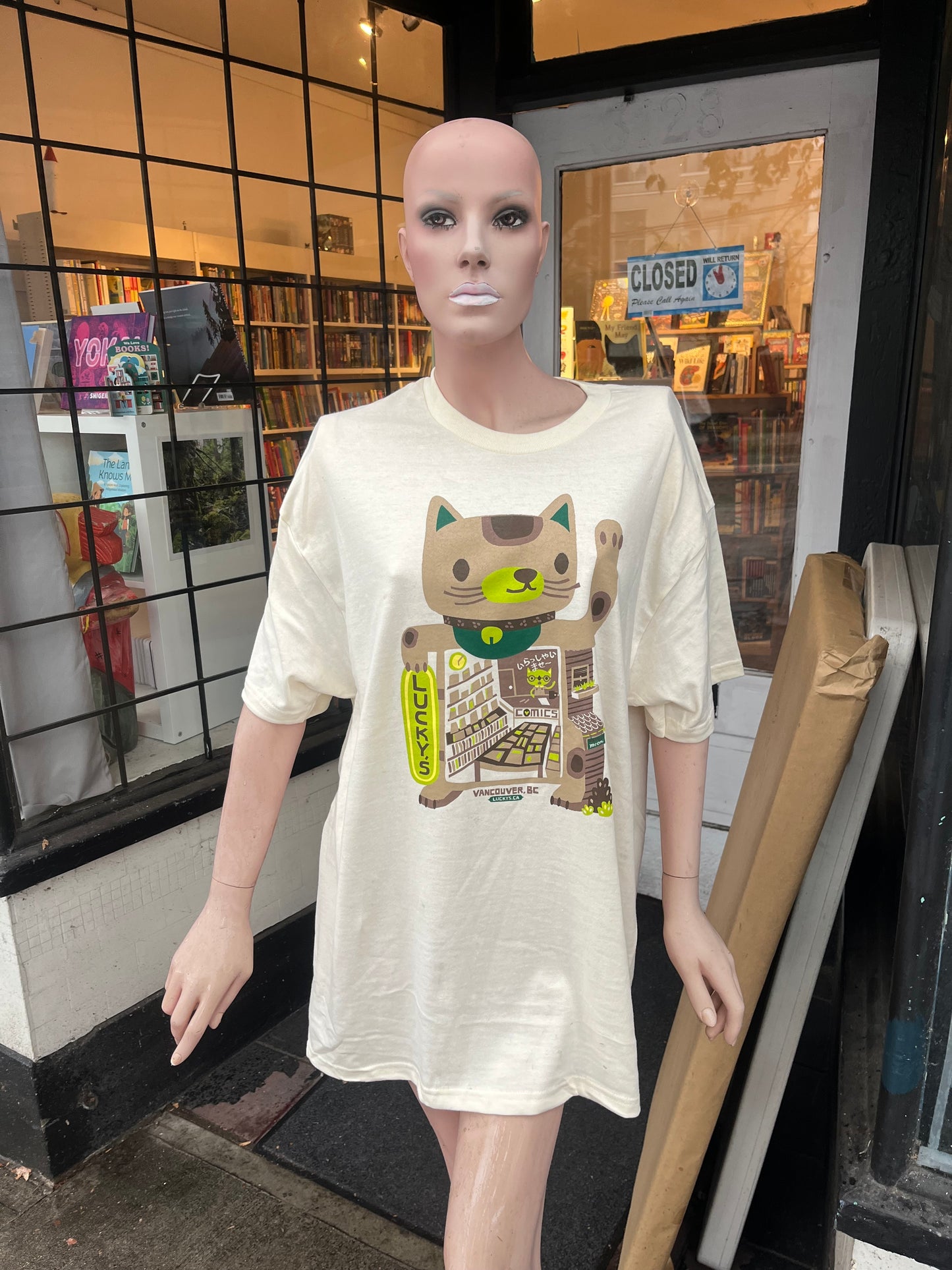 Lucky's Cat Short Sleeve T-Shirt