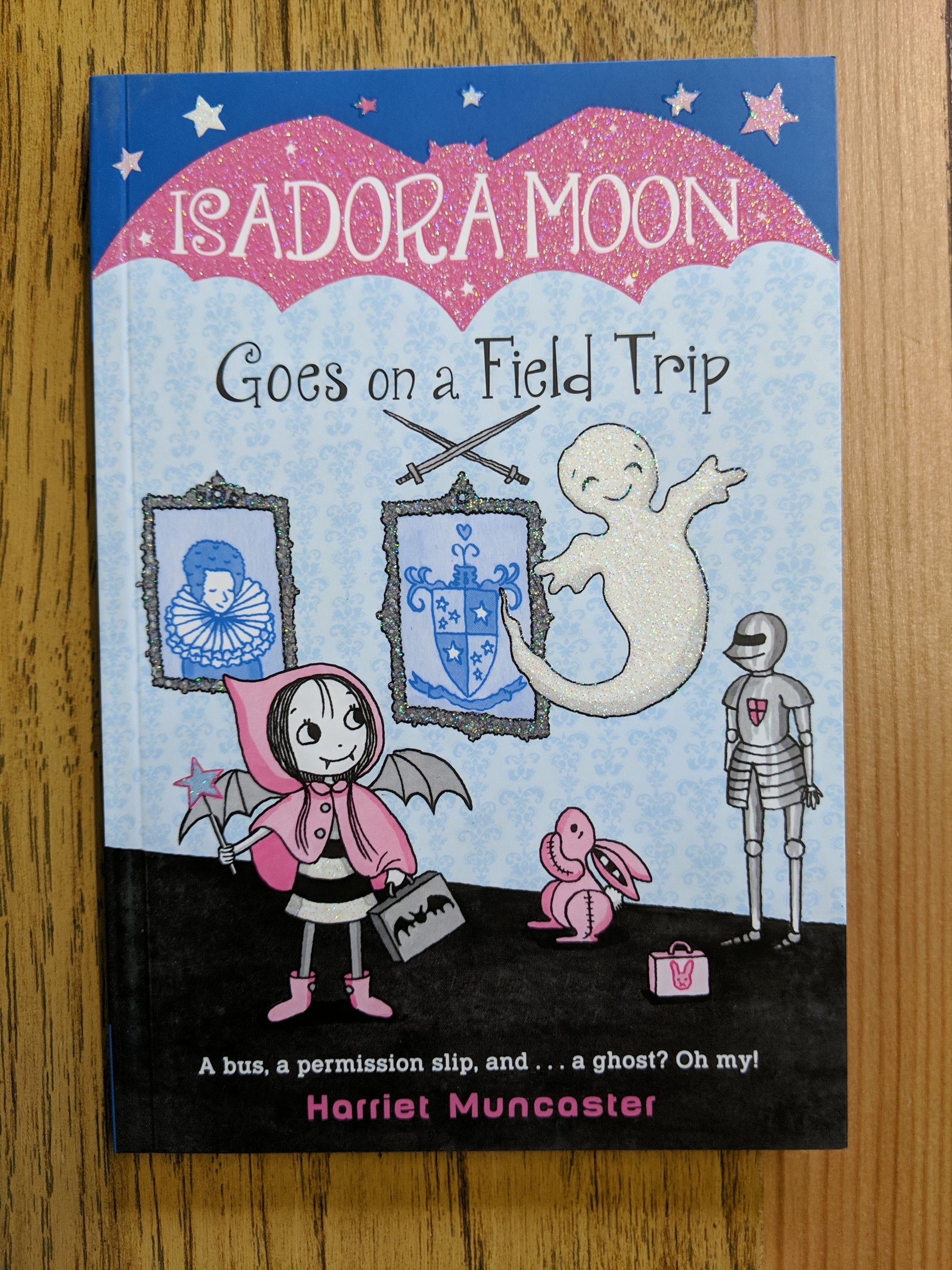 Isadora Moon Goes on a Field Trip (Isadora Moon #5)