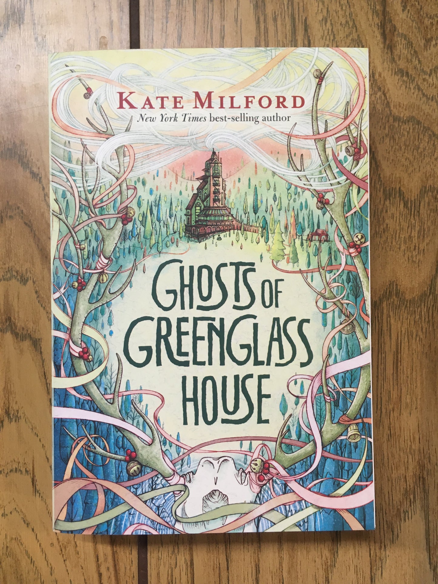 Ghosts of Greenglass House (#2)