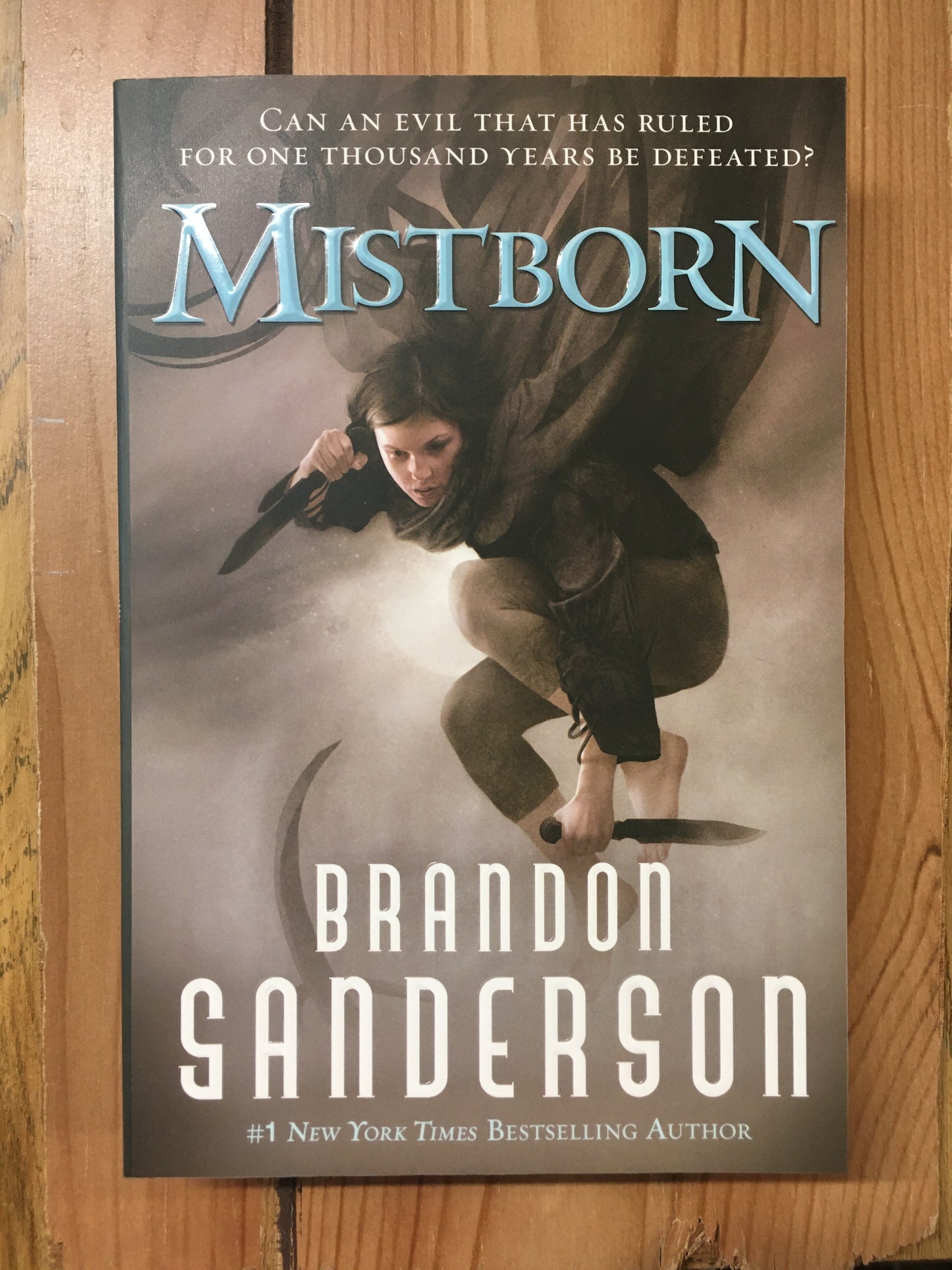 Mistborn (Mistborn #1)