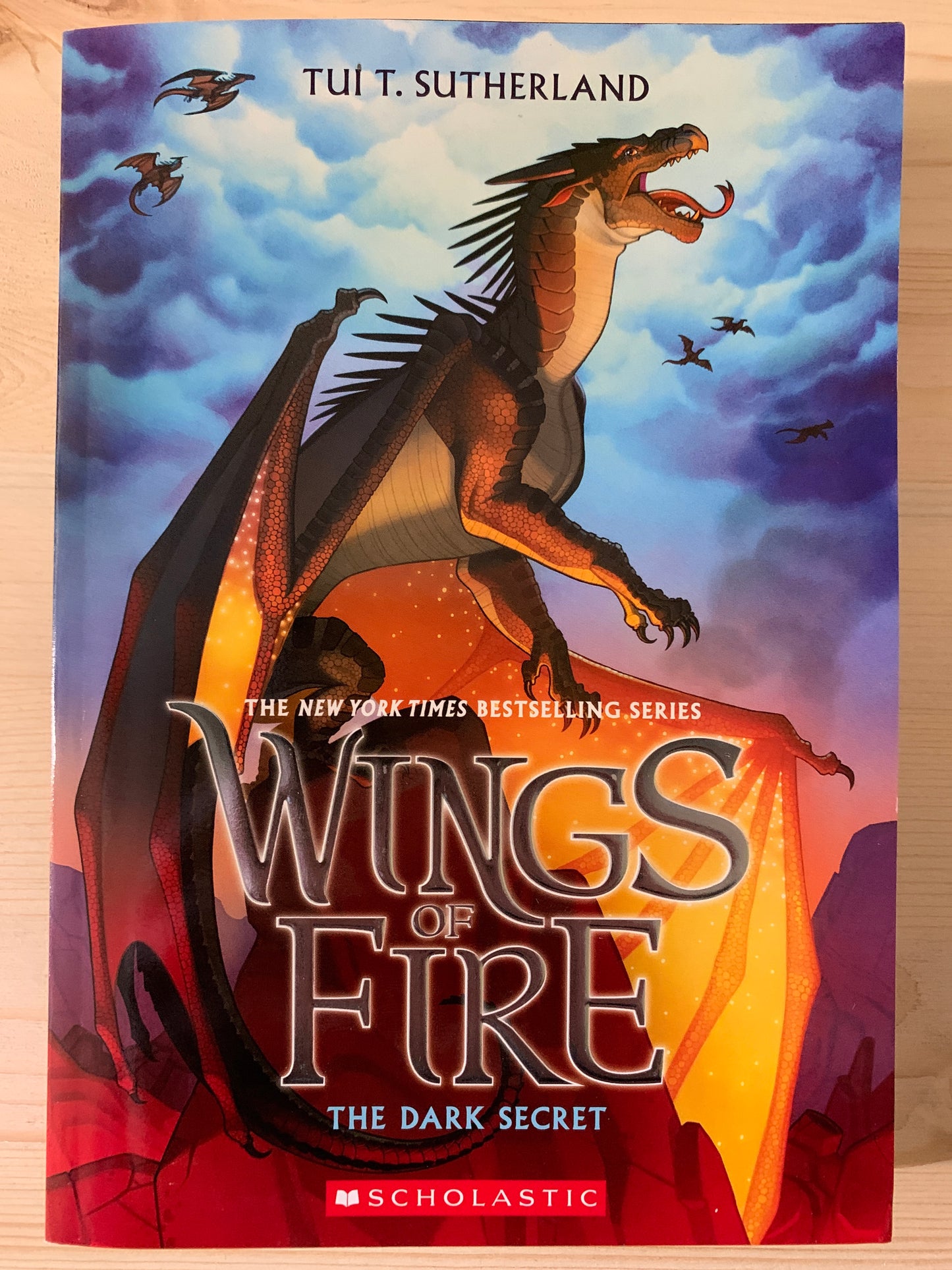 Wings of Fire Book 4: The Dark Secret