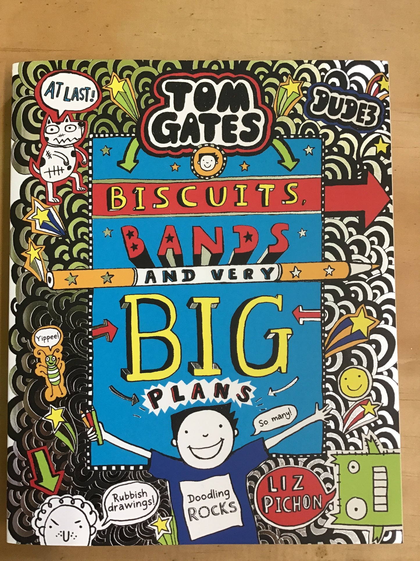 Tom Gates: Biscuits, Bands and very Big Plans